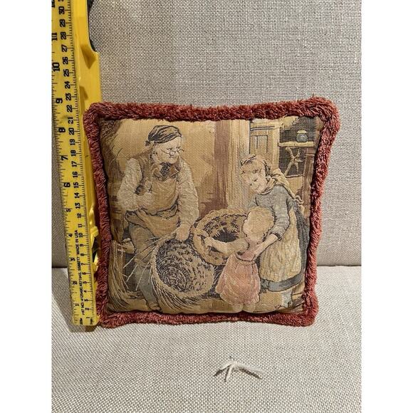 Antique FRENCH TAPESTRY w/ LITTLE GIRL TAKING BROKEN BASKET to the BASKET MAKER - Picture 10 of 11